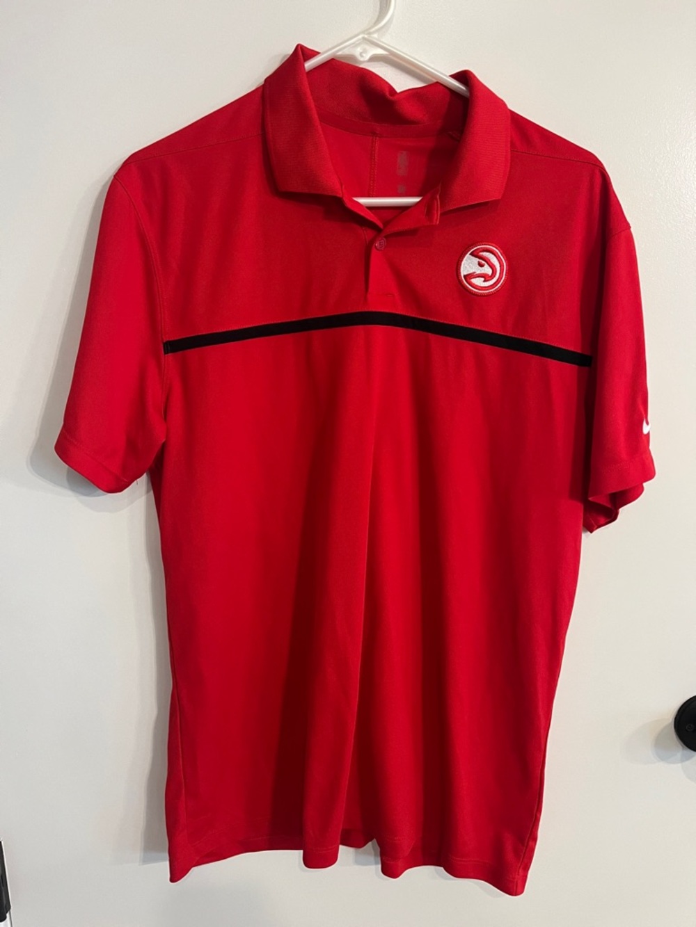 Men’s size Medium Nike Dri-Fit Atlanta Hawks Polo Small Pin Hole See Pics